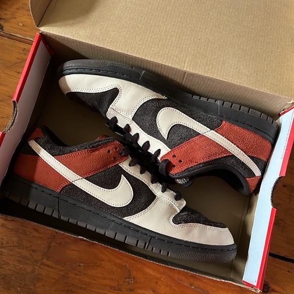 Nike Dunk Low Red Pandas - Picture 9 of 9